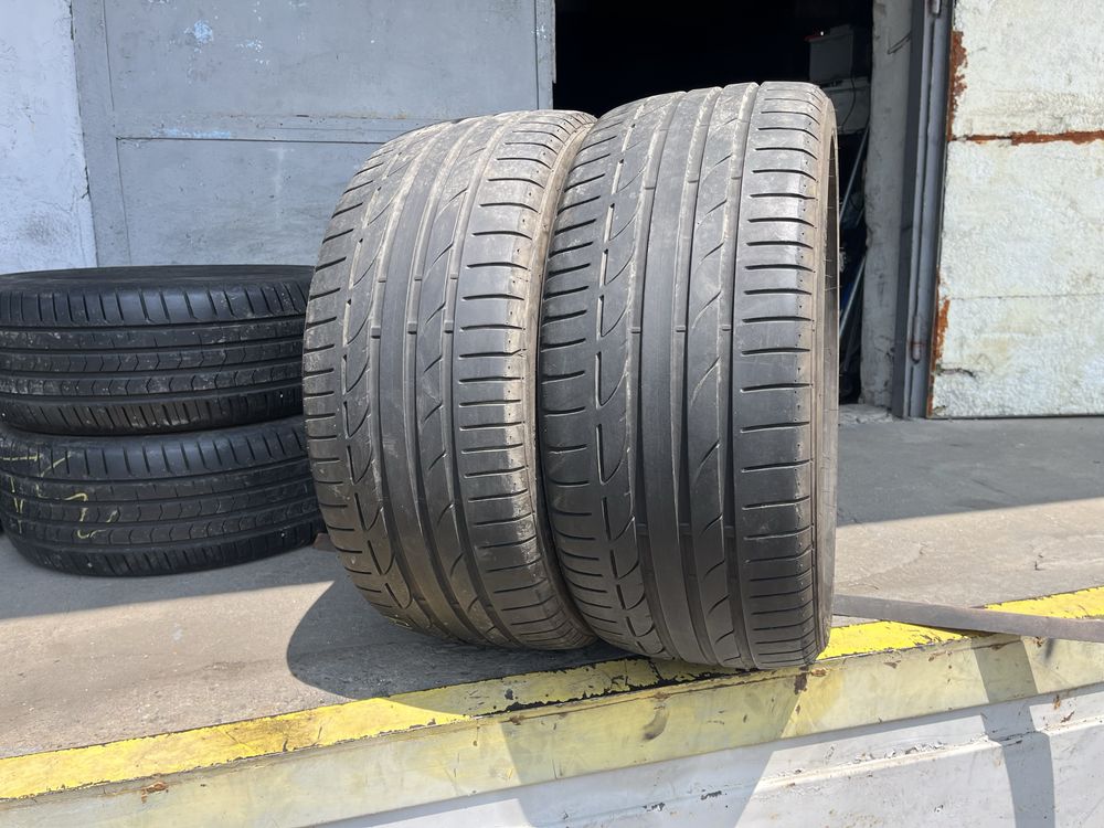 2 бр. летни гуми 235/40/19 Bridgestone RO1 DOT 1019 5 mm