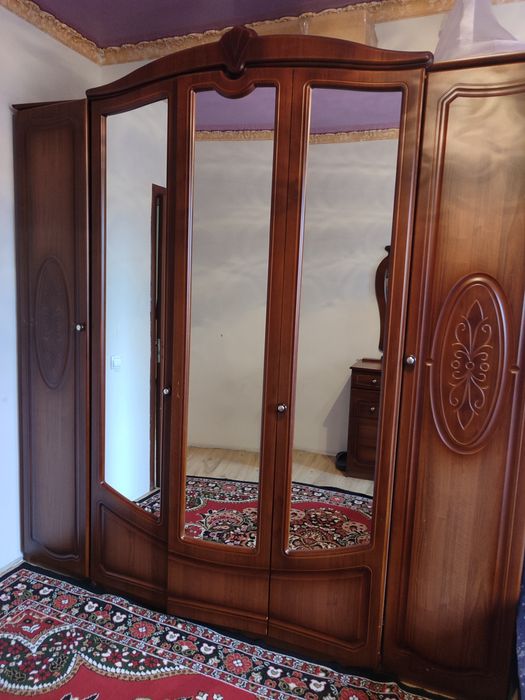 Срочно продам спальный гарнитур дерева,Белоруссия