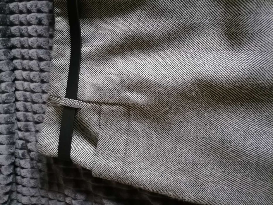 Пола миди на H&M