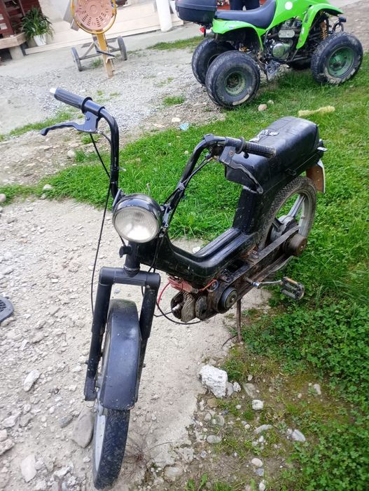 Vând piese moped