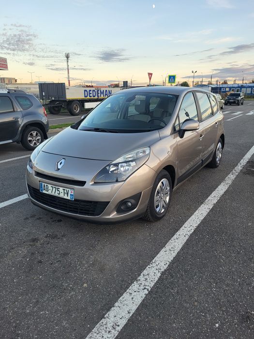 Vând Renault Grand Scenic ||| dci
