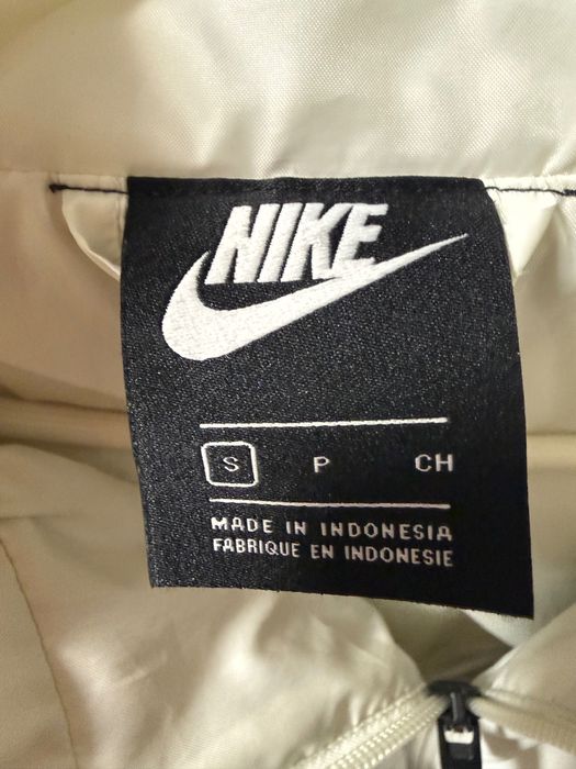 Зимно дамско яке Nike