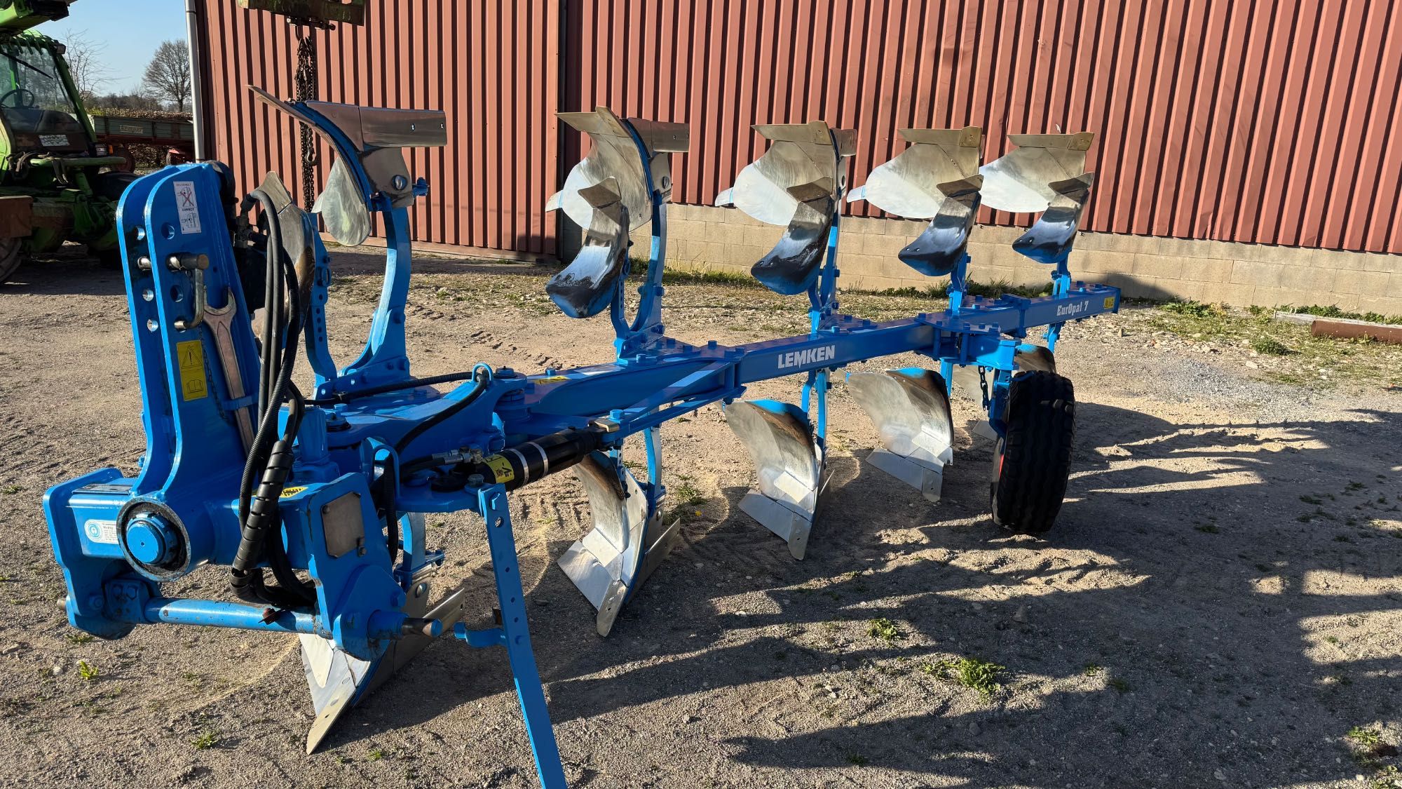 Lemken EurOpal 7 4+1. Claas Arion, Case Puma, John Deere