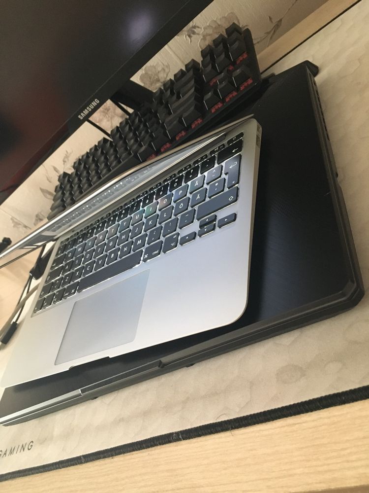 Macbook air + Imac + tastatura si mouse de la apple