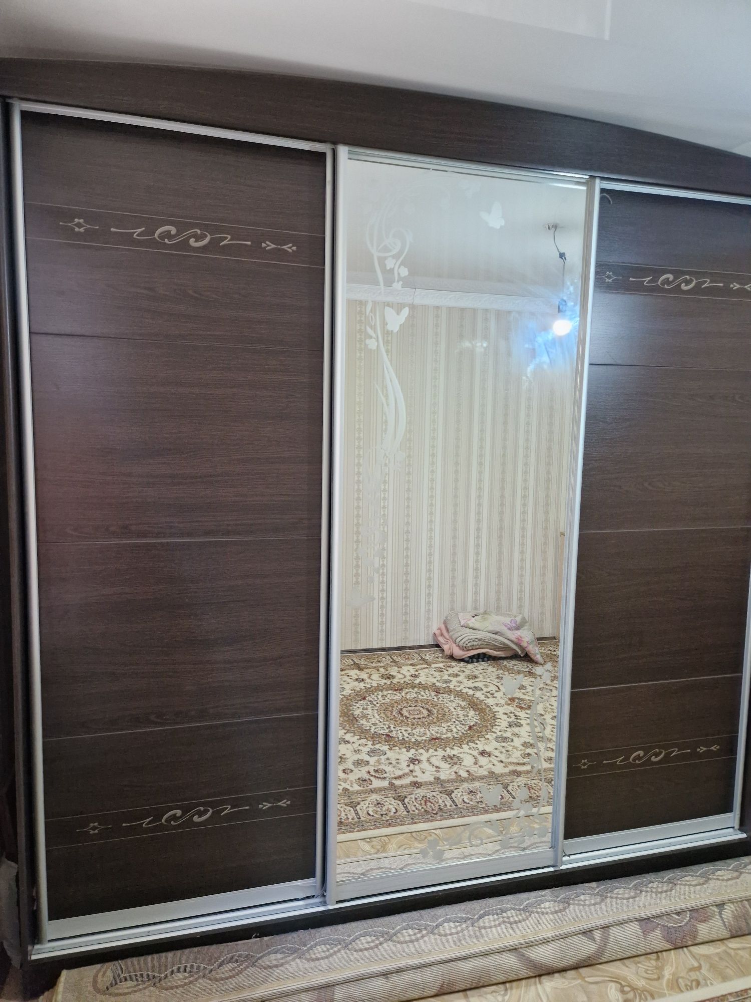 Продам шкаф купе