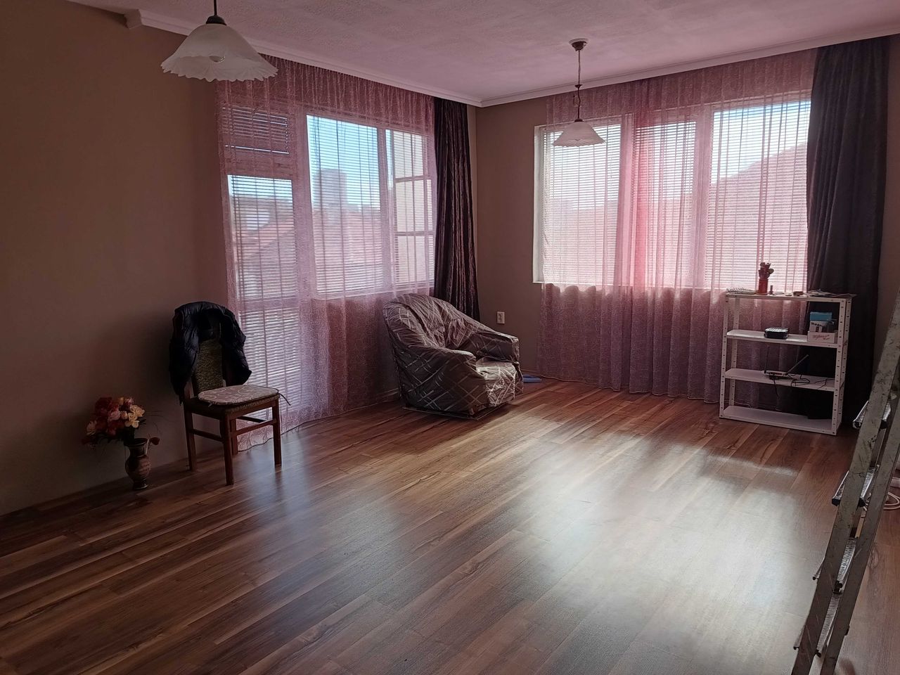 Продава се Етаж от къща в Хасково, Дружба 1 - 210 кв.м за 486 €/кв.м - Снимка #9