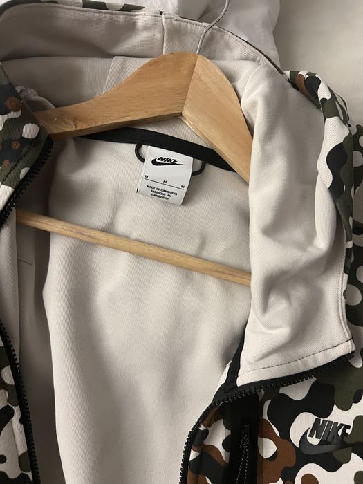 Hanorac Nike Tech Camo Exclusiv