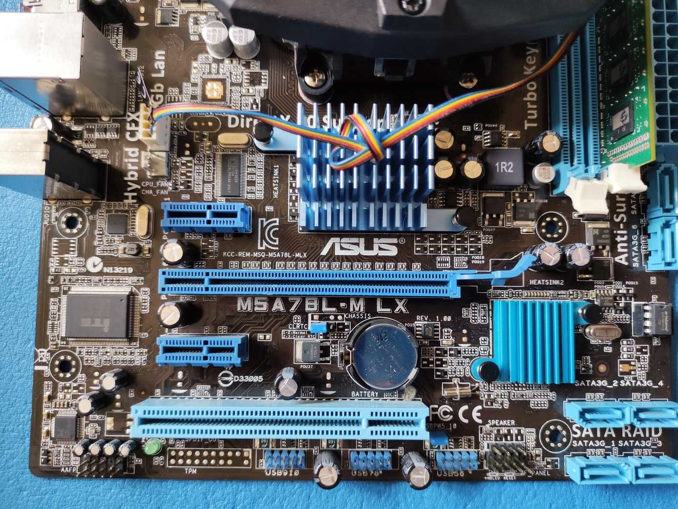 ASUS M5A78L-M LX, AM3+, Athlon II™ X2 255 3.1GHz  + Arctic Alpine 64
