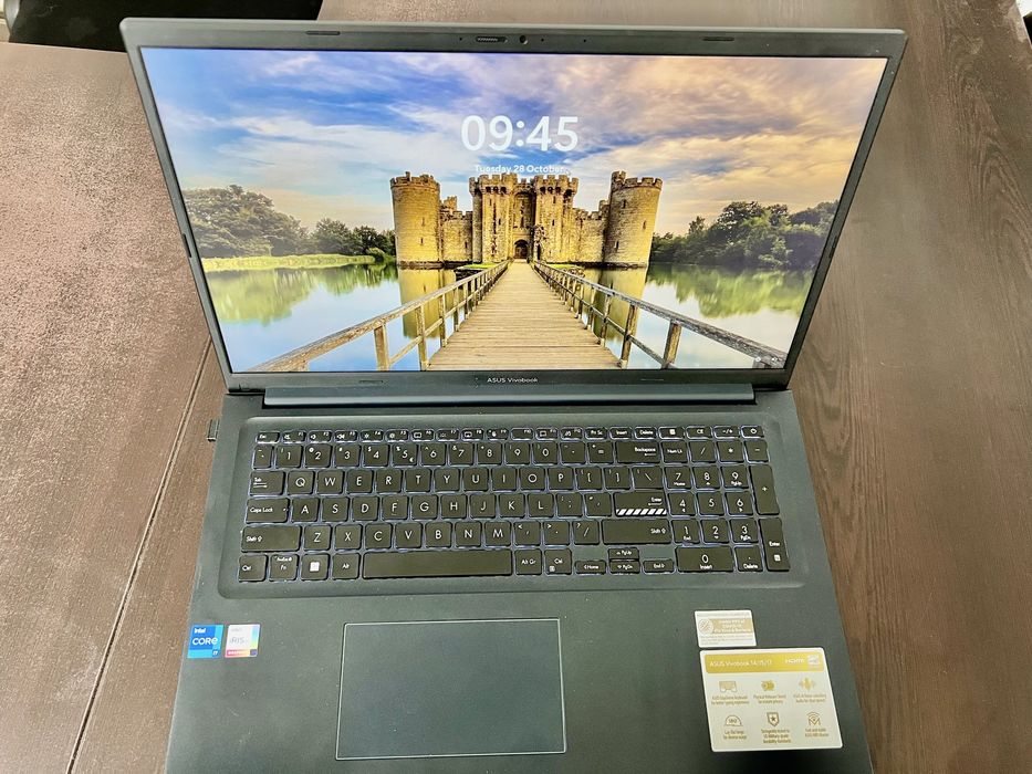 Laptop Asus Vivobook 17 X1704VA-i7/ 16 GB RAM -1 TB SSD