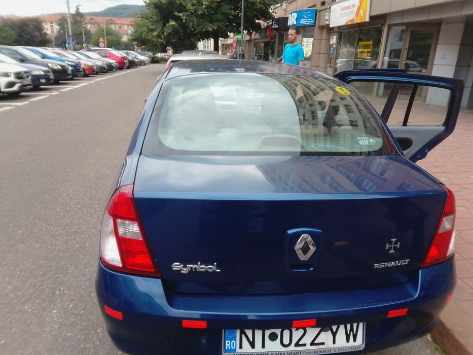 Vând mașina ca nouă