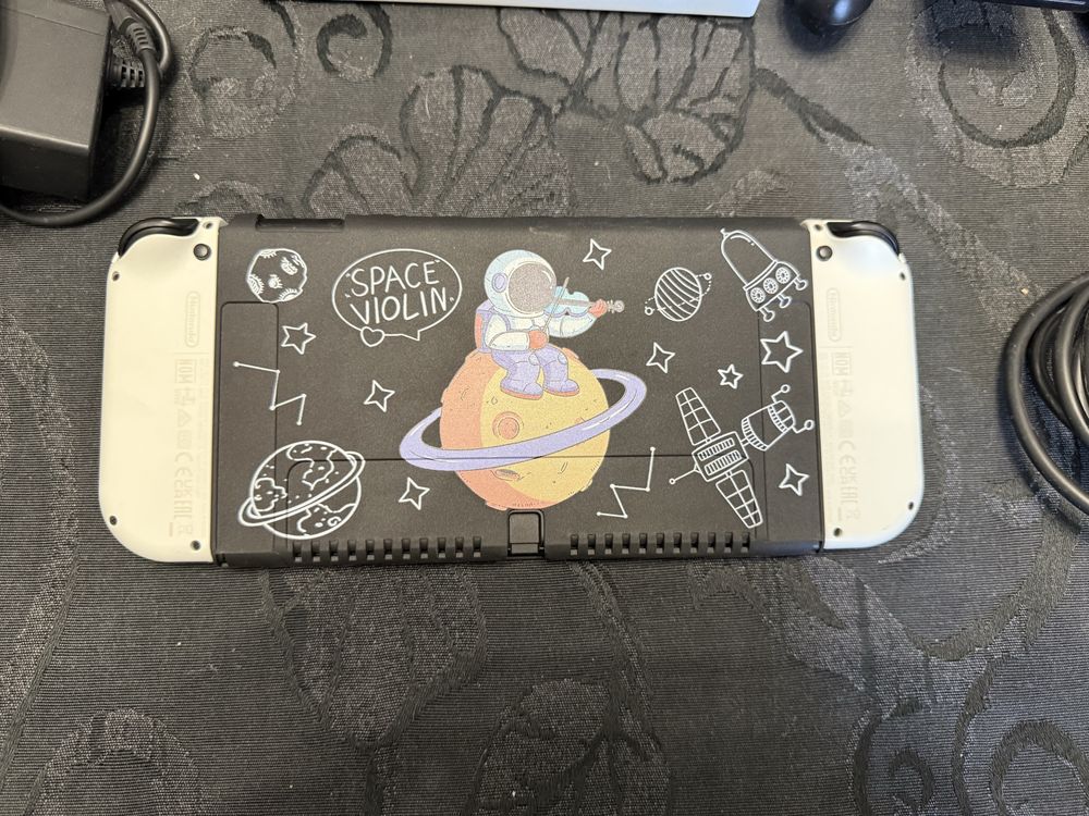 Nintendo Switch Oled - бял