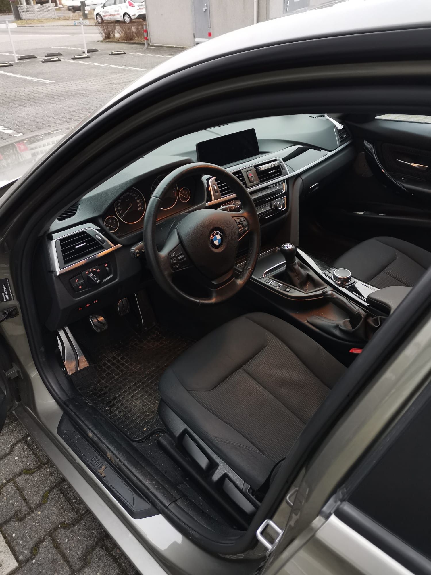 Bmw 320i Advantage 2016