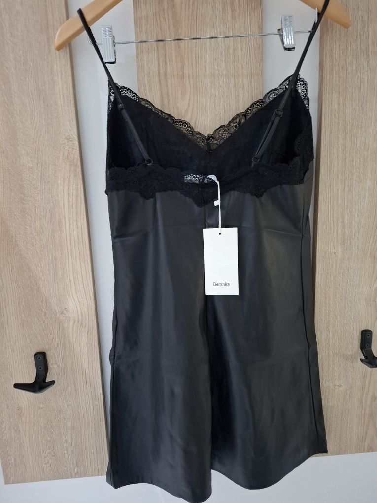 Кожена рокля Bershka