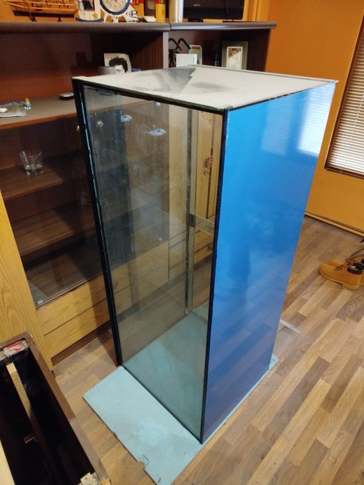 Аквариум 500л. +специализиран шкаф