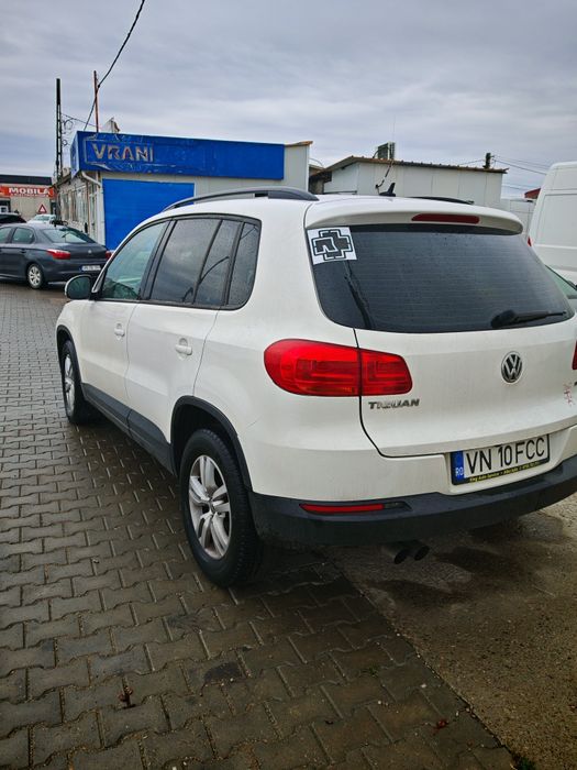 Vând Volkswagen Tiguan