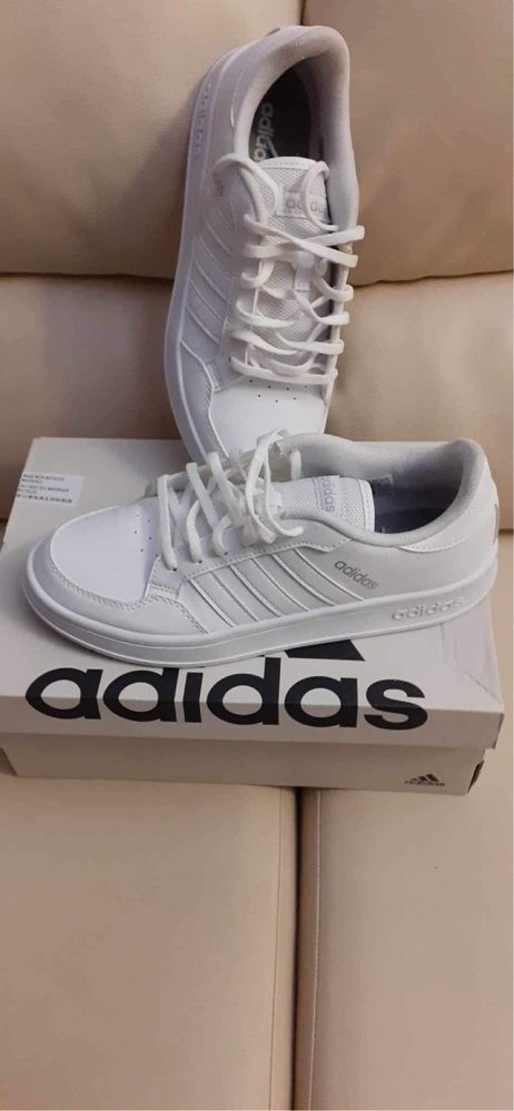 Adidas,нови, 41 -42, Адидас, бели маратонки кецове, мспорт, обувки