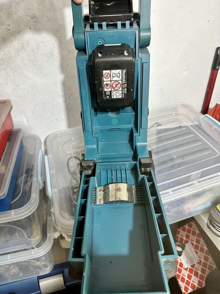 Radio Makita BMR100