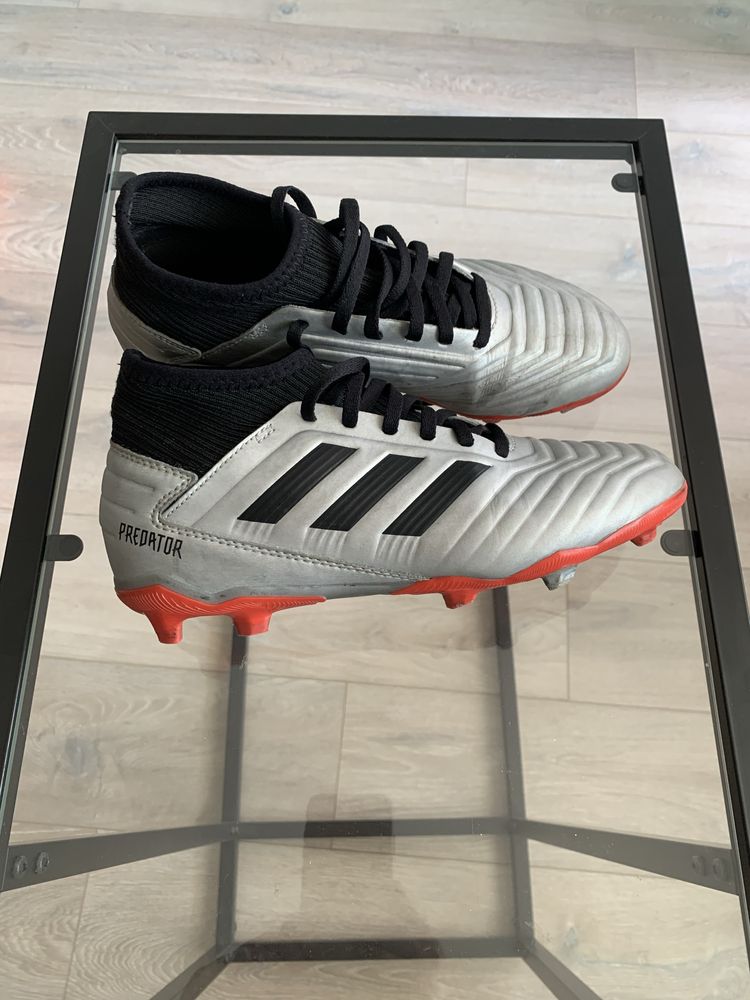 Бутонки Adidas , номер 37,5 . Цена 30 лв .