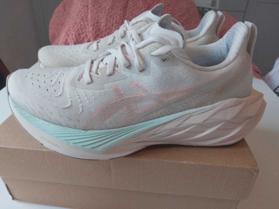 Маратонки Asics Novablast 4 W