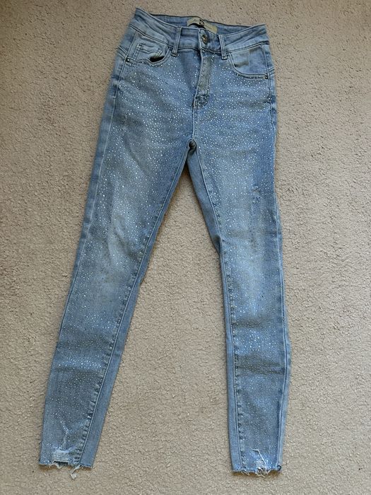 Дамски дънки с камъни