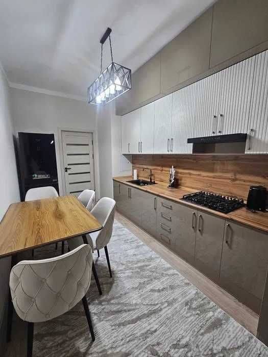 2 xona kvartira ijaraga beriladi.Bodomzor metro 15 daqiqa