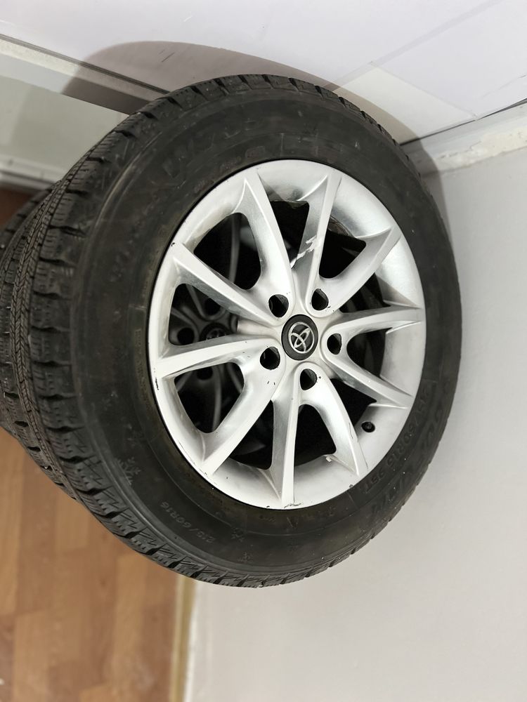 Продам диск с шиной зимний R16