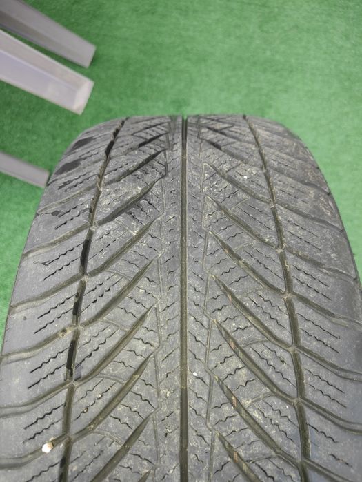 Anvelope good year iarna 245.45.18 ultragrip 8 m+s