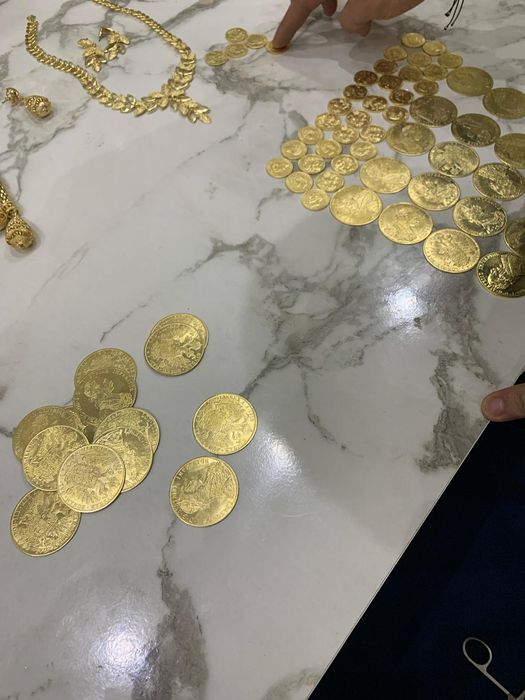 Vând monede placate cu aur de 24k