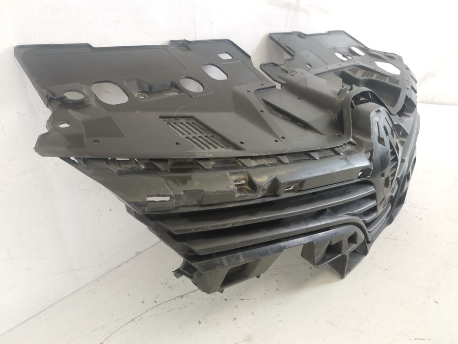 Централна решетка за радиатор Рено Клио 4 / Renault Clio 4 Оригинална,
