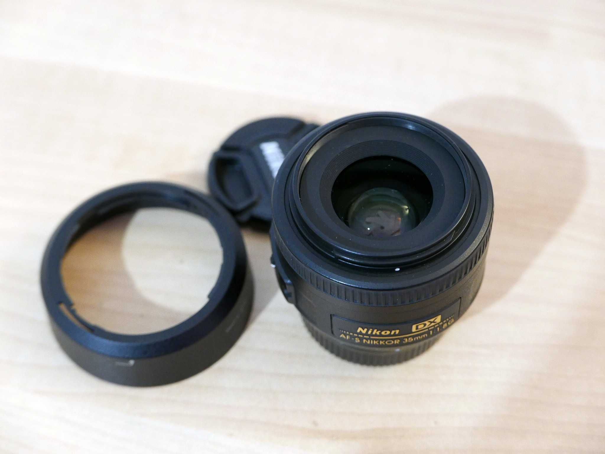 Nikon 35mm f/1.8G AF-S DX NIKKOR