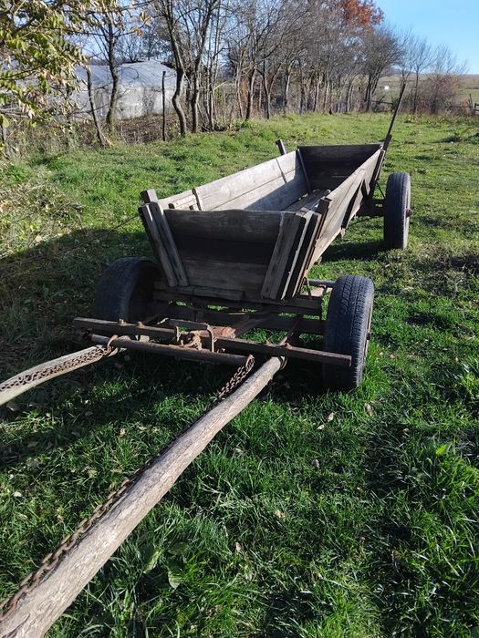 De vanzare peste 200 de baloti mici de lucerna vand si carata si ham
