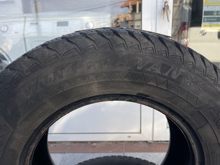 Зимни бусови гуми VIKING WinTech Van 215/70 R15C DOT 2922