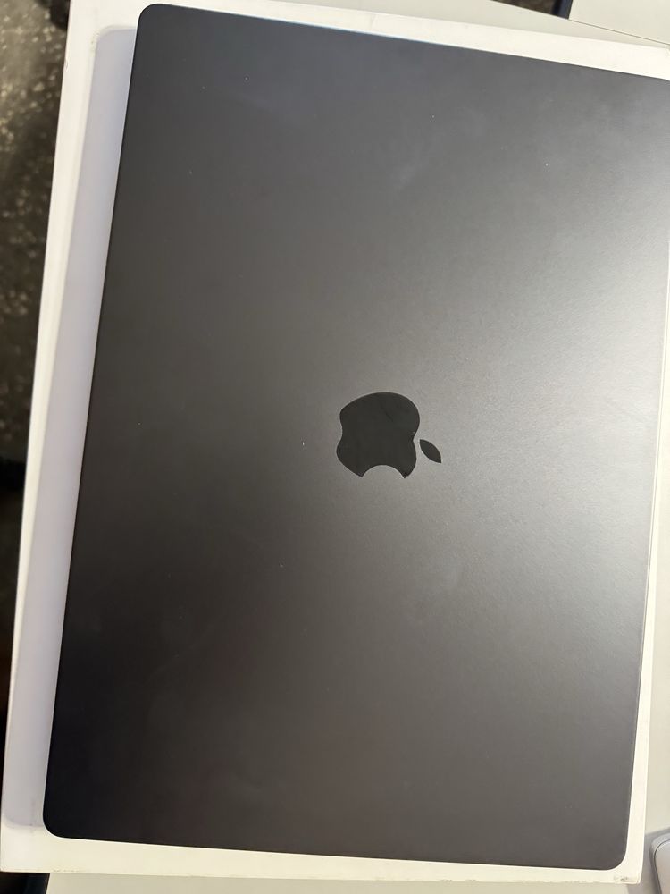 MacBook Pro 16” 1 TB!!! Нов