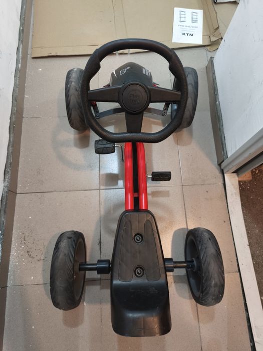 Детска количка с педали