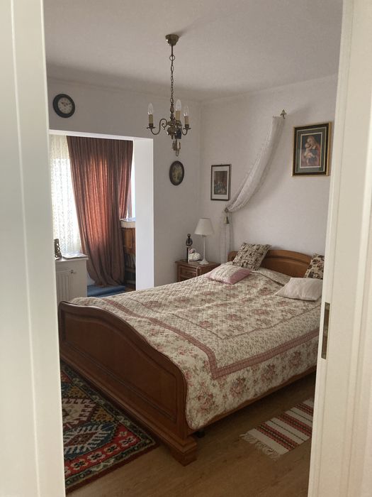 IALOMITA SHOPPING Apartament 3 camere, 70 mpu, 2 bai, mobilat, decoman