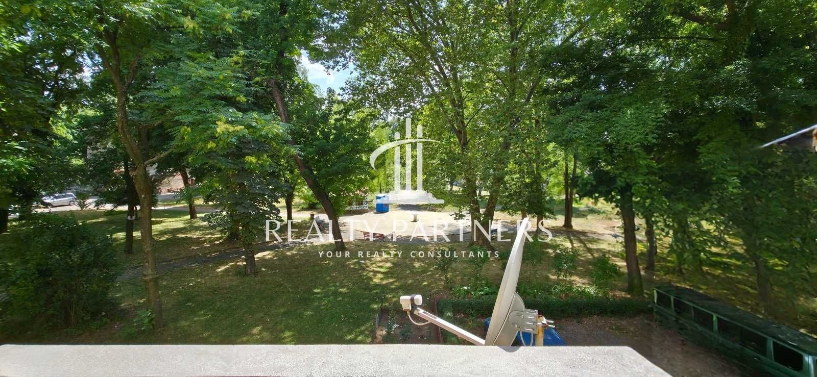 Двустаен ПОД НА ЕМ в кв. Изток град Перник