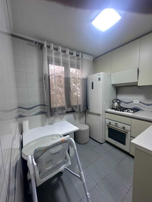 Санъат саройи олдида 2 хоналик жихозли сквозной уй сотилади