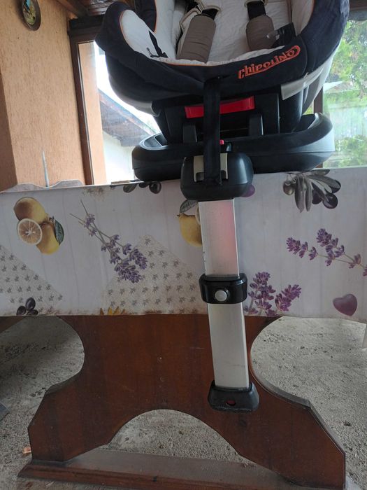 Стол за кола с isofix