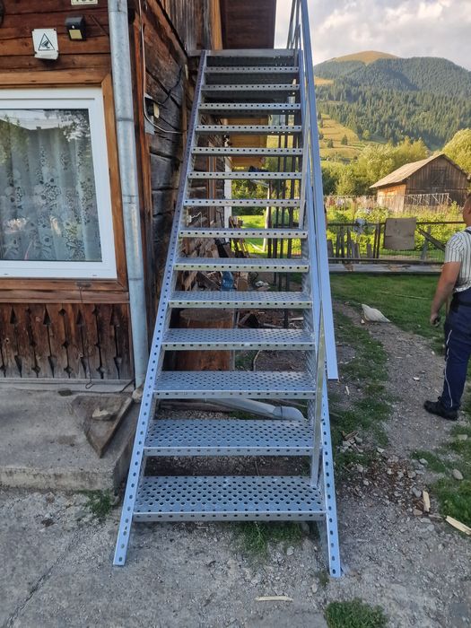 Scari metalice galvanizate