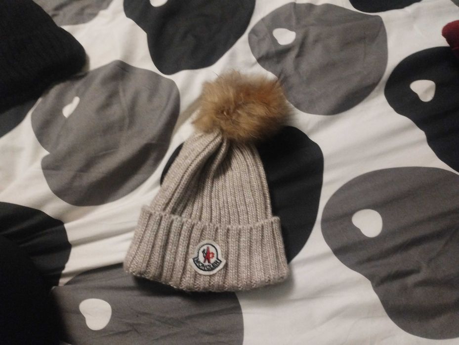 Căciulă moncler bej