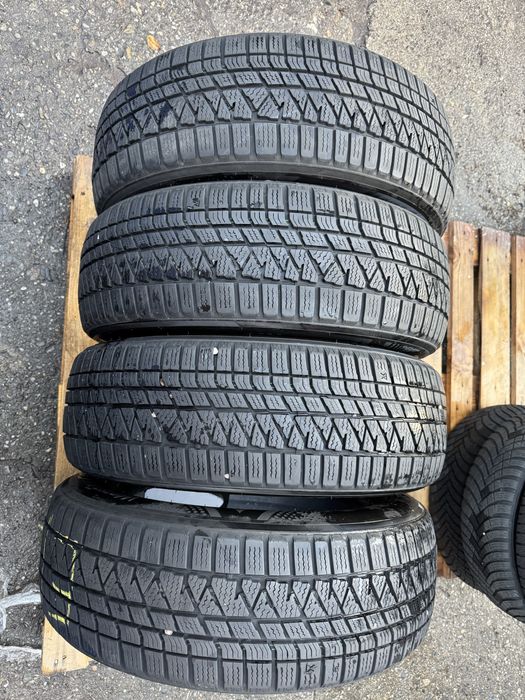 Anvelope iarna 215/65/17 Kumho, dot 2520