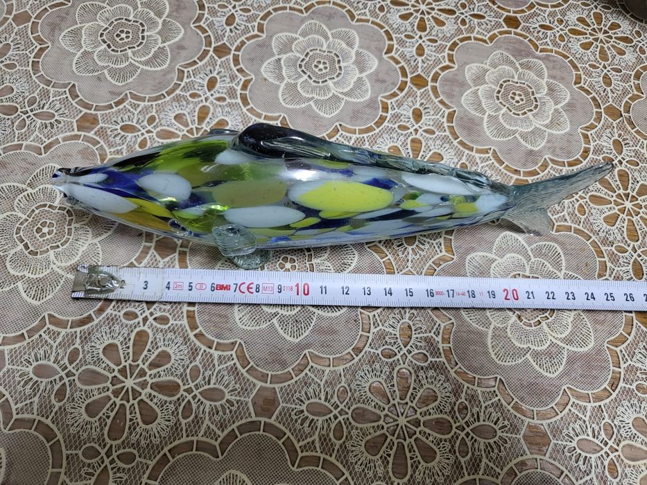 Vând bibelouri peste