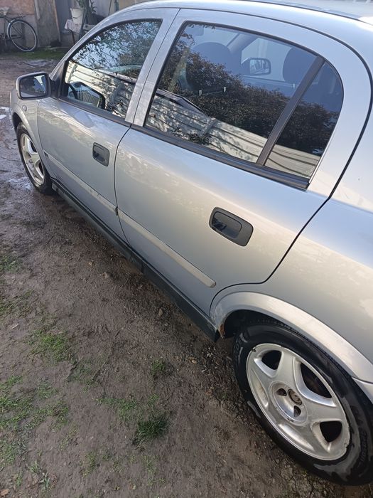 Vând Opel Astra g