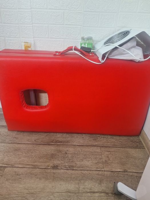 Массажныи кушетка