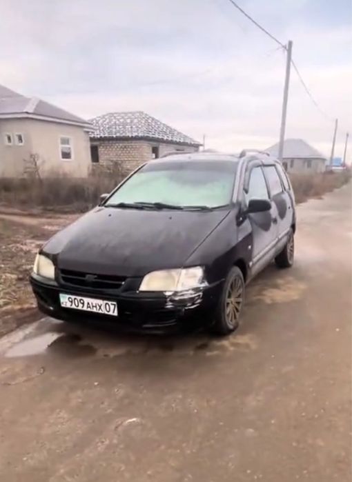 Митсубиси спейс стар