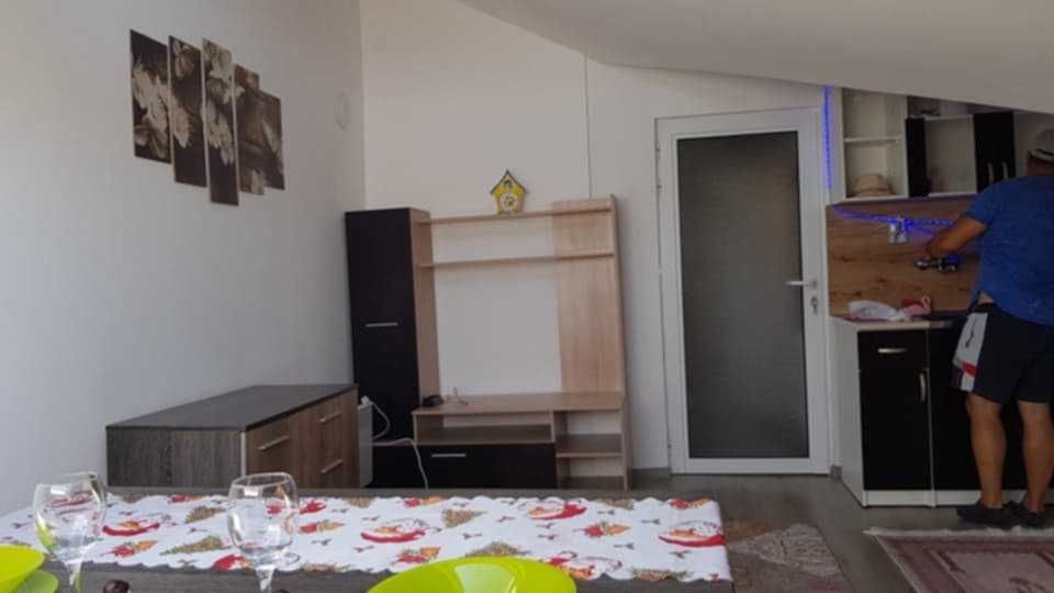 Дава се под наем Ателие в Шумен, 2-ри корпус - 42 кв.м за 204 € - Снимка #4