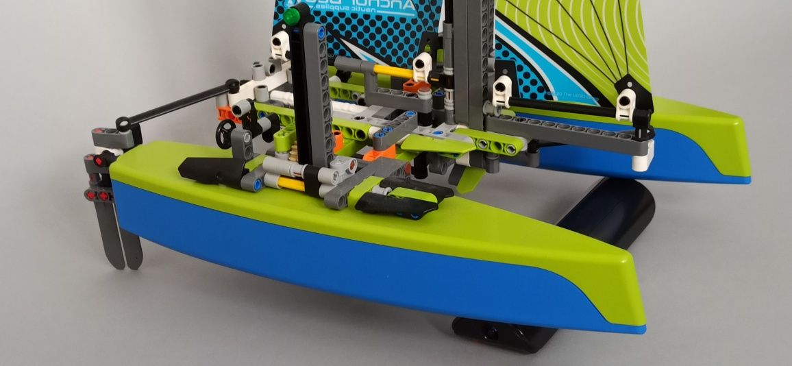 Lego Tehnic 42105 Catamaran