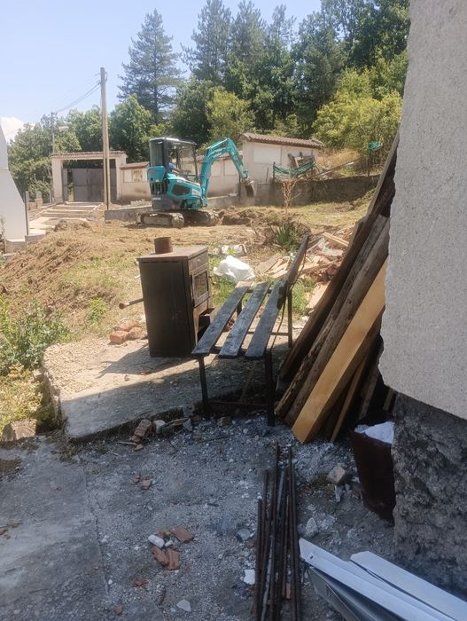 Почистване на парцели,дворове и запустели имоти