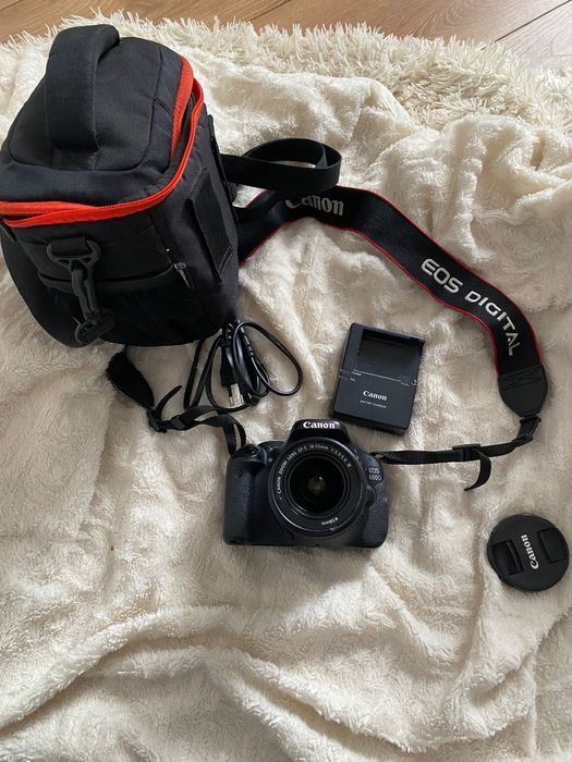 Продам фотоаппарат Canon EOS 600 D