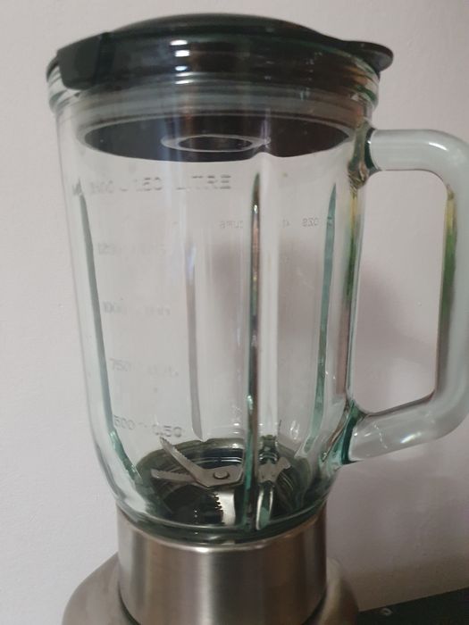 Vând Blender de masa 1000W Heinner